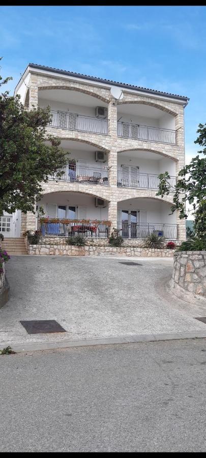 Apartmani Kevric Novi Vinodolski Buitenkant foto